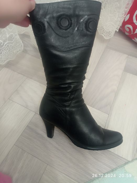 Продам сапоги женские