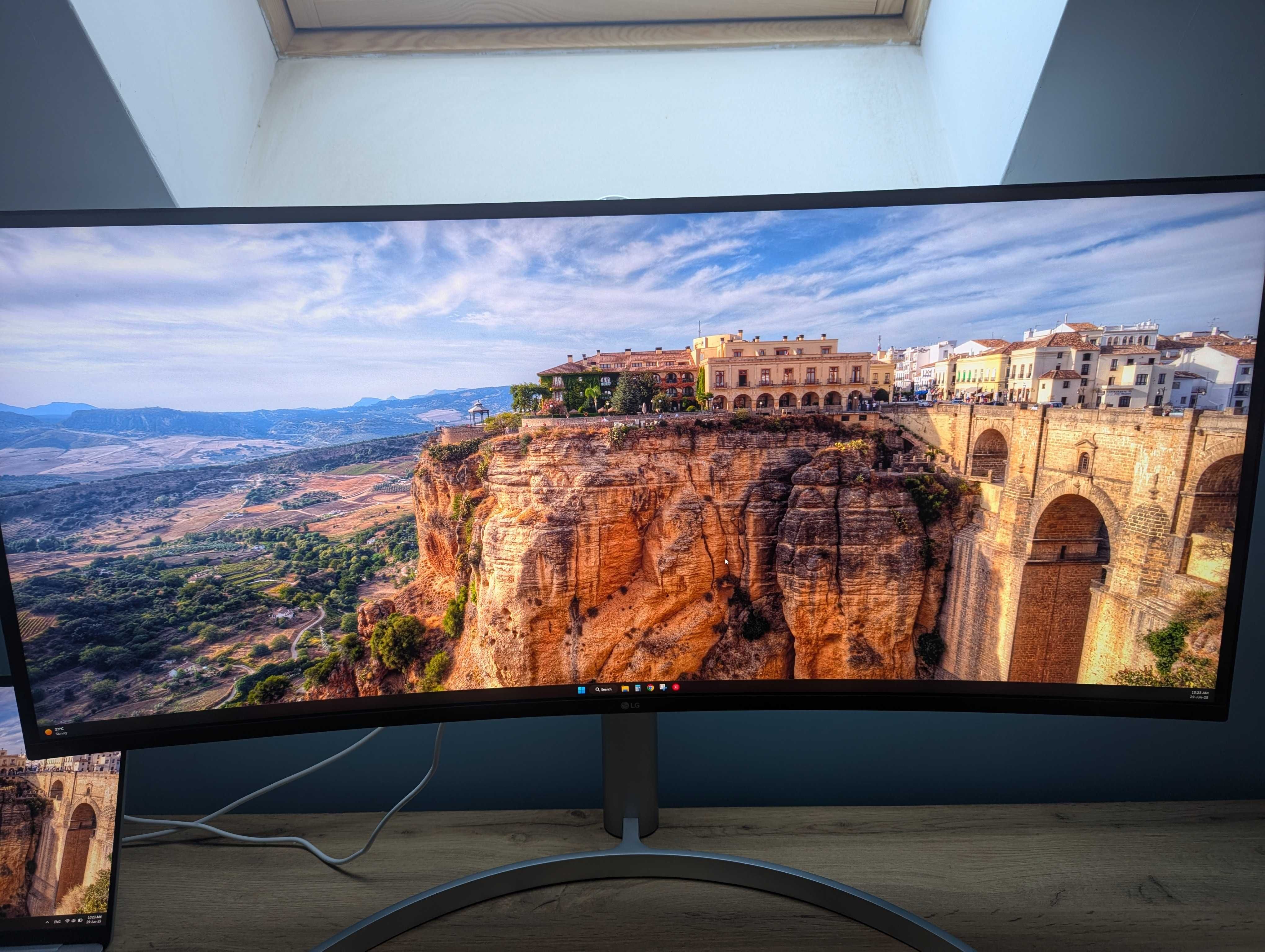 Продавам Монитор LG 38WN95C-W 38"