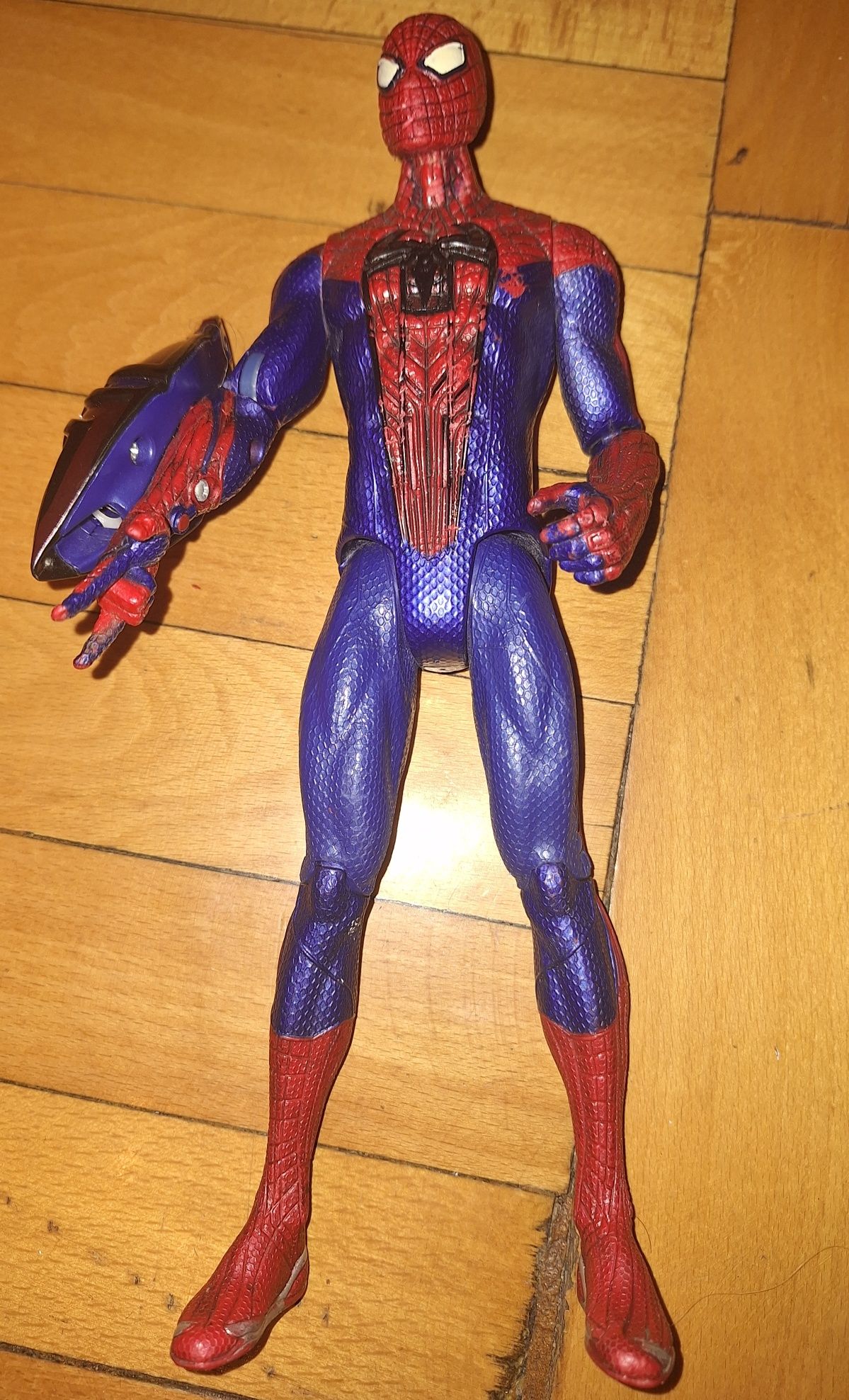 figurina Spiderman Marvel Hasbro cu sunete si lumini
