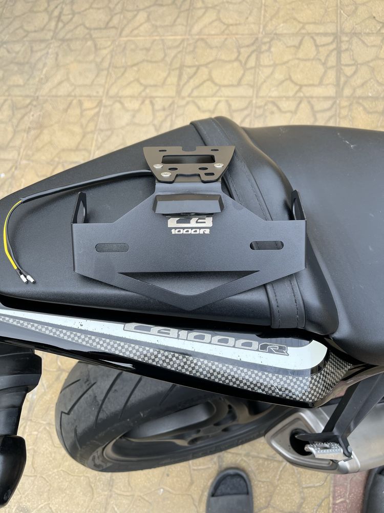 Honda cb1000r 2008-2017 стойка за регистрация