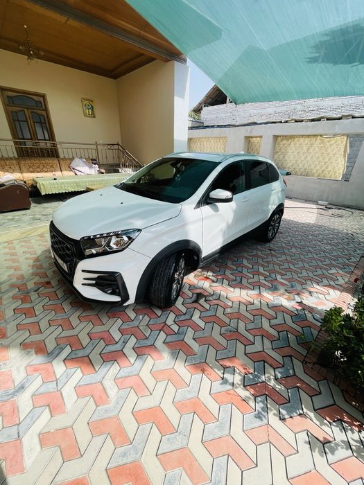 Lada xray cross