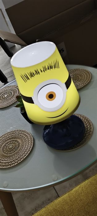 Vând Lampa Minions
