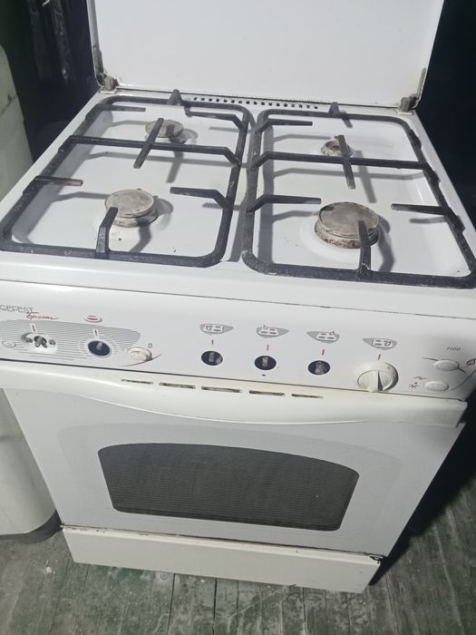 Гефест газовая плита рабочая продается.