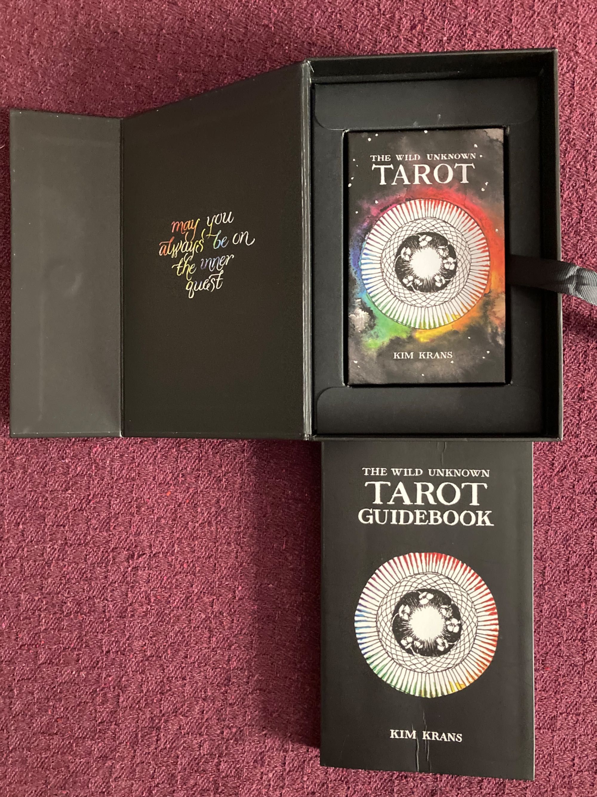 The Wild Unknown Tarot Deck and Guidebook + 3 cărți CADOU