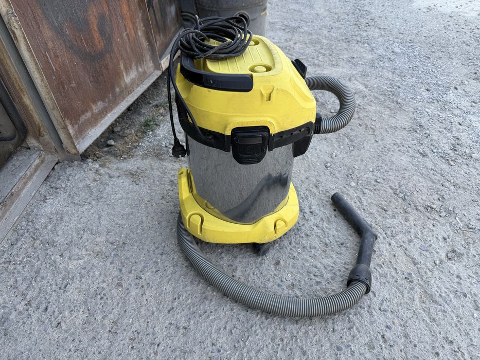 * KARCHER WD 3 S в хорошем состоянии не дорого!