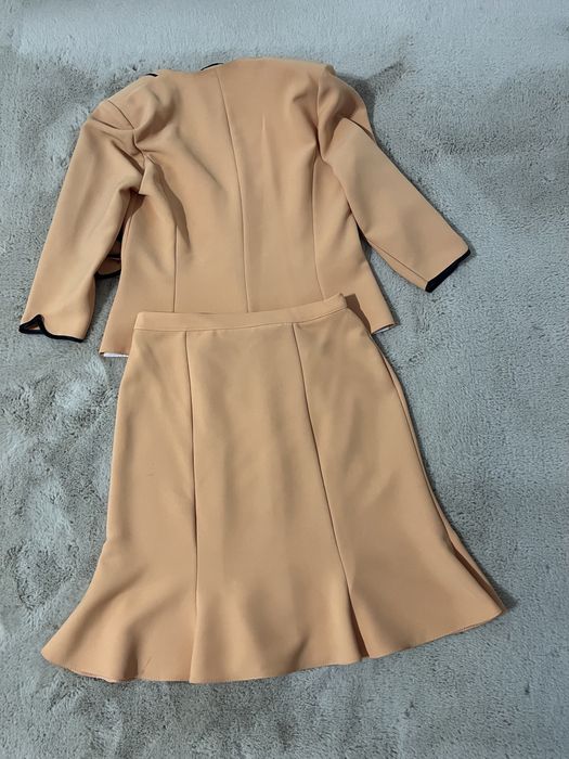 Costum portocaliu deschis Casa de moda Wanda