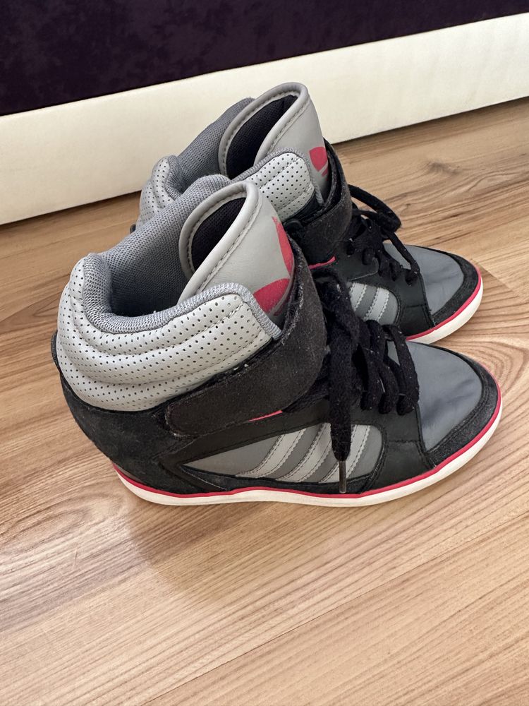Adidas платформи