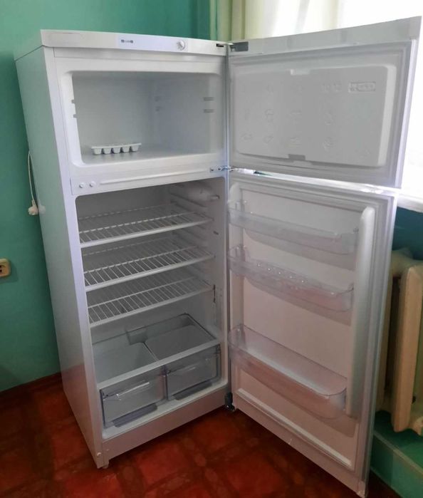 296 л/Высота 1 м 50 см/2024 год/НОВЫЙ Холодильник INDESIT TIA-160