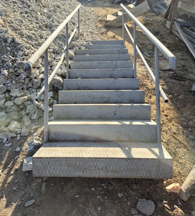 Металлическая лестница