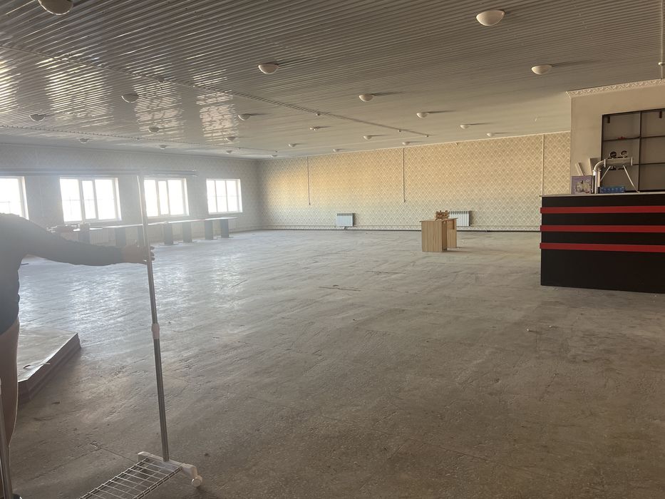 Помещения магазин 400 кв метр Асылмұра дүкені 2 этаж хабарласыңыздар.