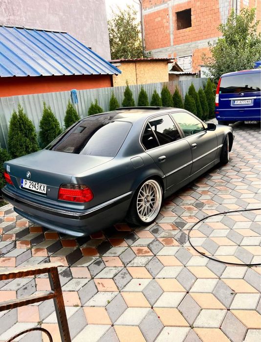 Vând/schimb BMW e38 7.35i V8