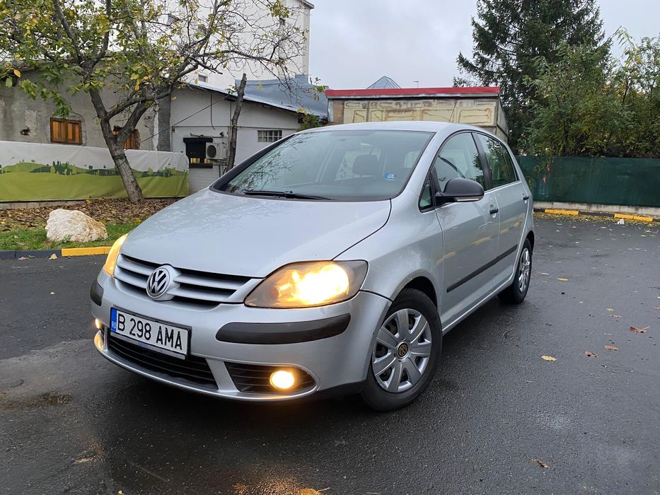 Volkswagen - Golf  5 PLUS  1. 6 - 5 +1 - 102 CP  2009 stare Excelentă