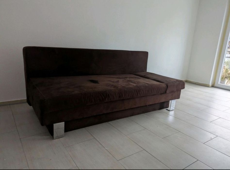 Canapea extensibilă cu spațiu pentru depozitare