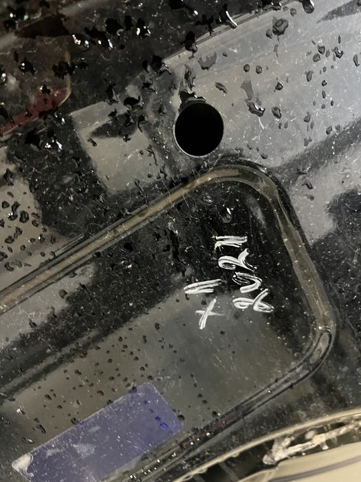 Капак BMW X1 2019-