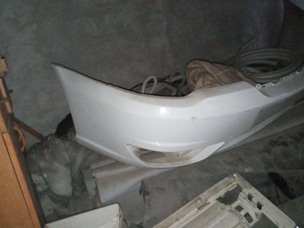 Продам бампер на нексию 2