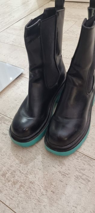 Ботуши черно и зелено