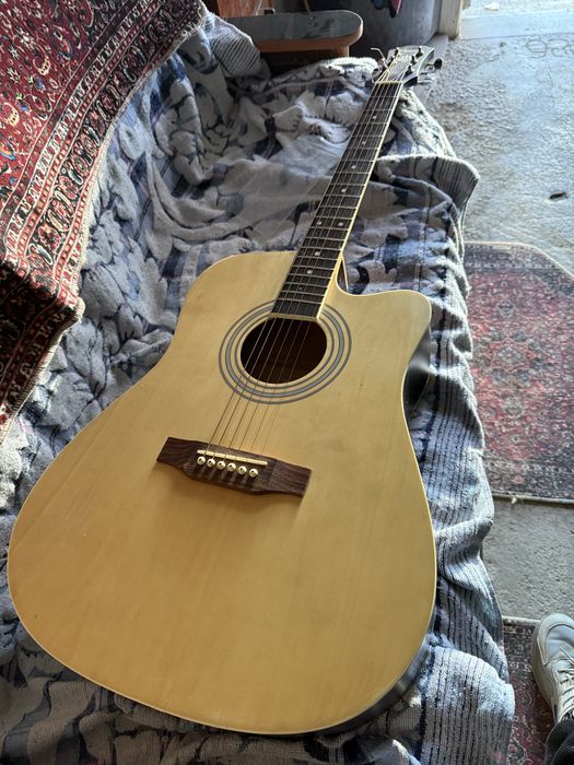 Продается гитара