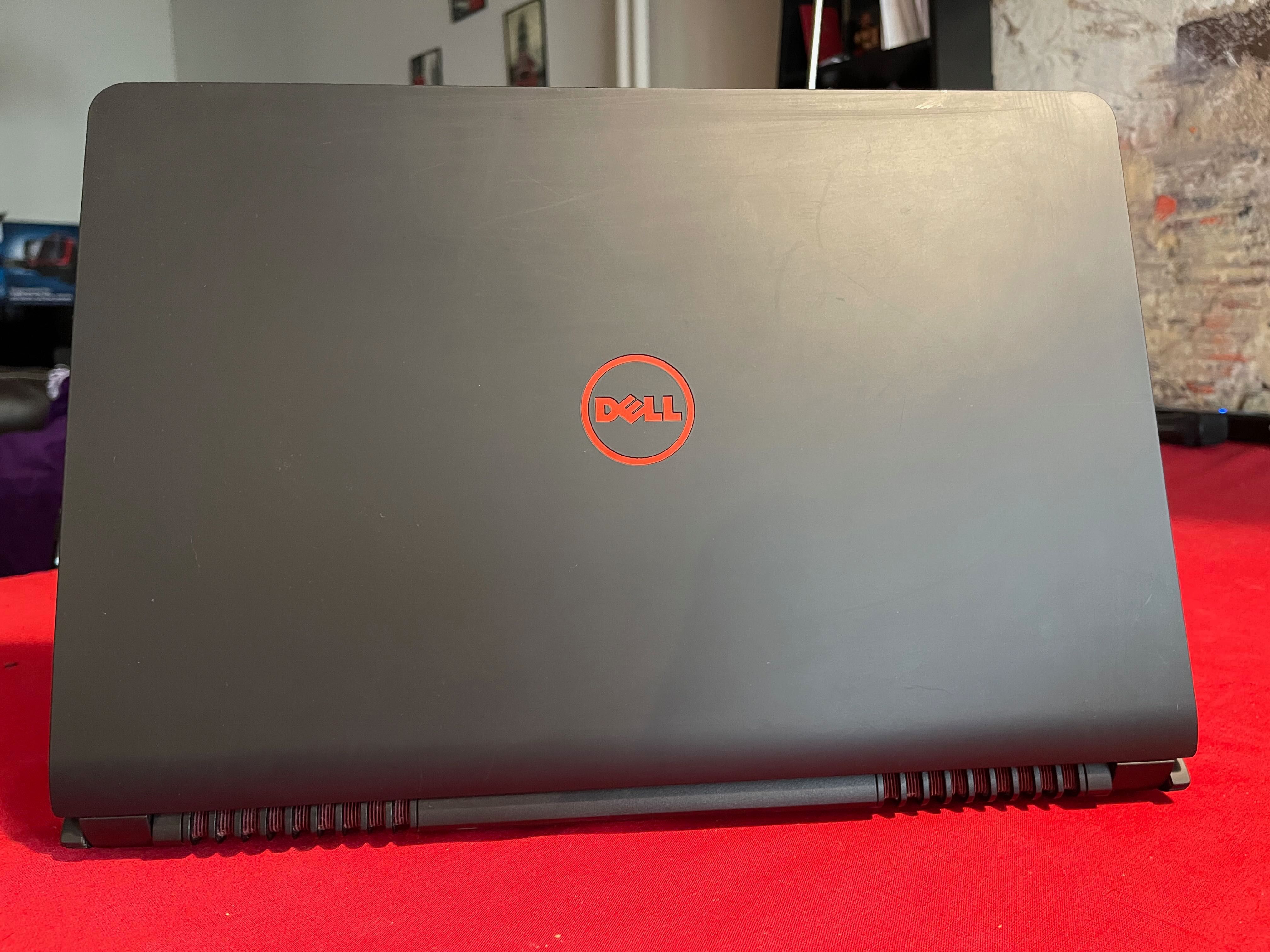 Геймърски лаптоп Dell Inspiron 7559