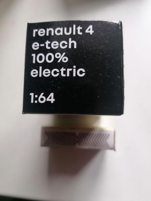 Masinuta, macheta, cadou The originals Renault 4 e-tech 100%electric