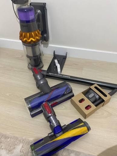 Пылесос Dyson V15 Detect Absolute - Уборка на новом уровне!