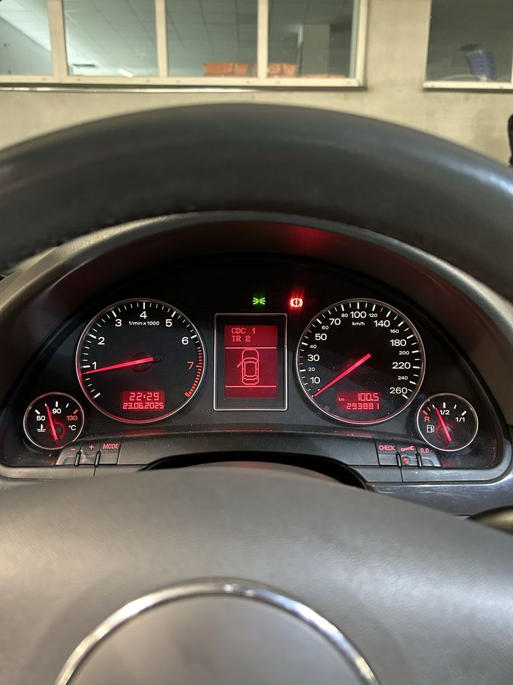 Audi A4.