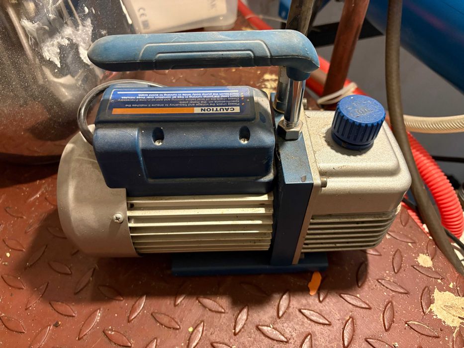 Вакуум помпа едностъпална VALUE