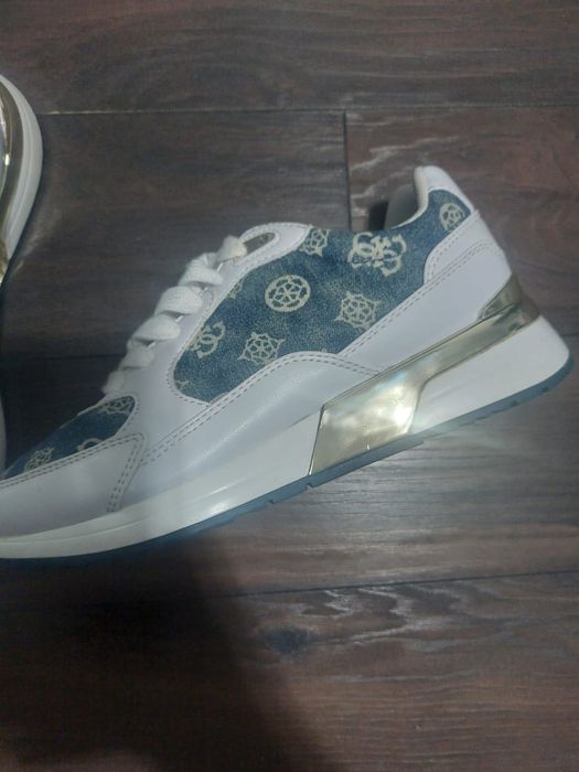 Adidasi dama Guess originali