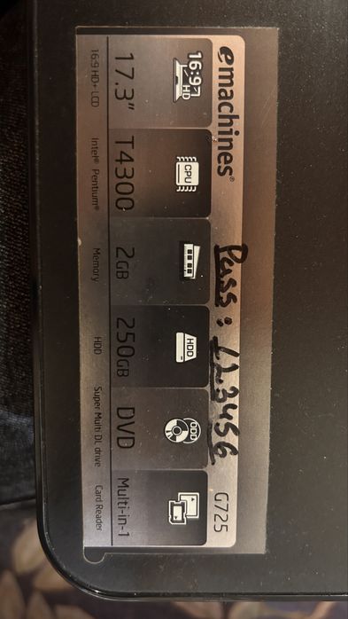 Лаптоп Acer G725 с Windows 7