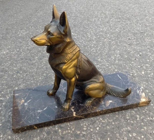 Sculptura deosebita din bronz pe soclu din marmura ,piesa deosebita cu