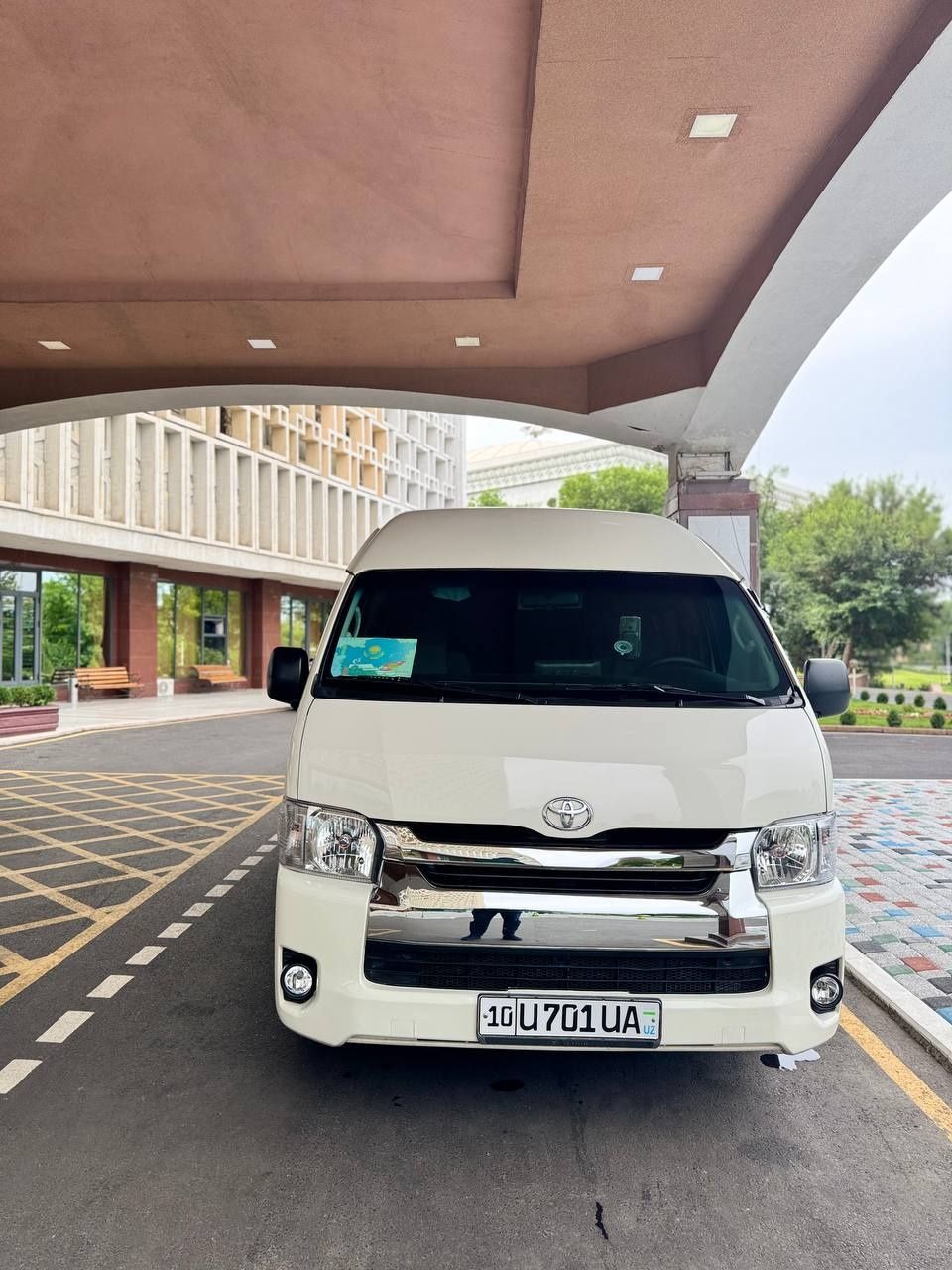 Sotiladi Toyota Hiace 2012