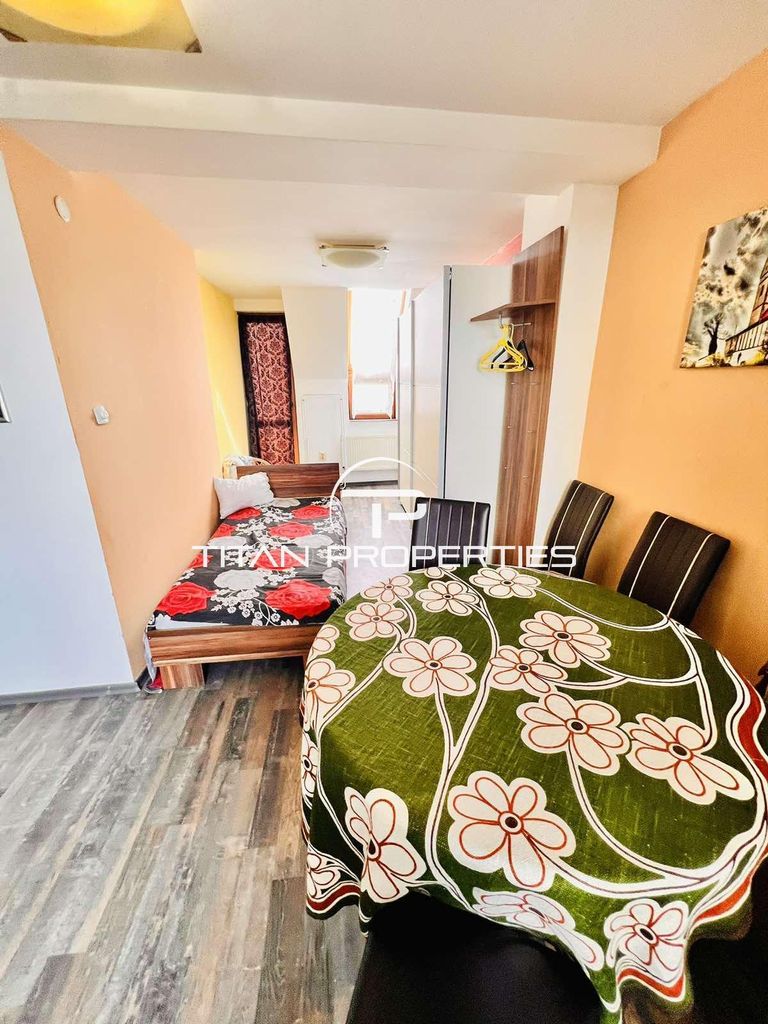 Дава се под наем Едностаен апартамент в Бургас, Център - 60 кв.м за 357 € - Снимка #2