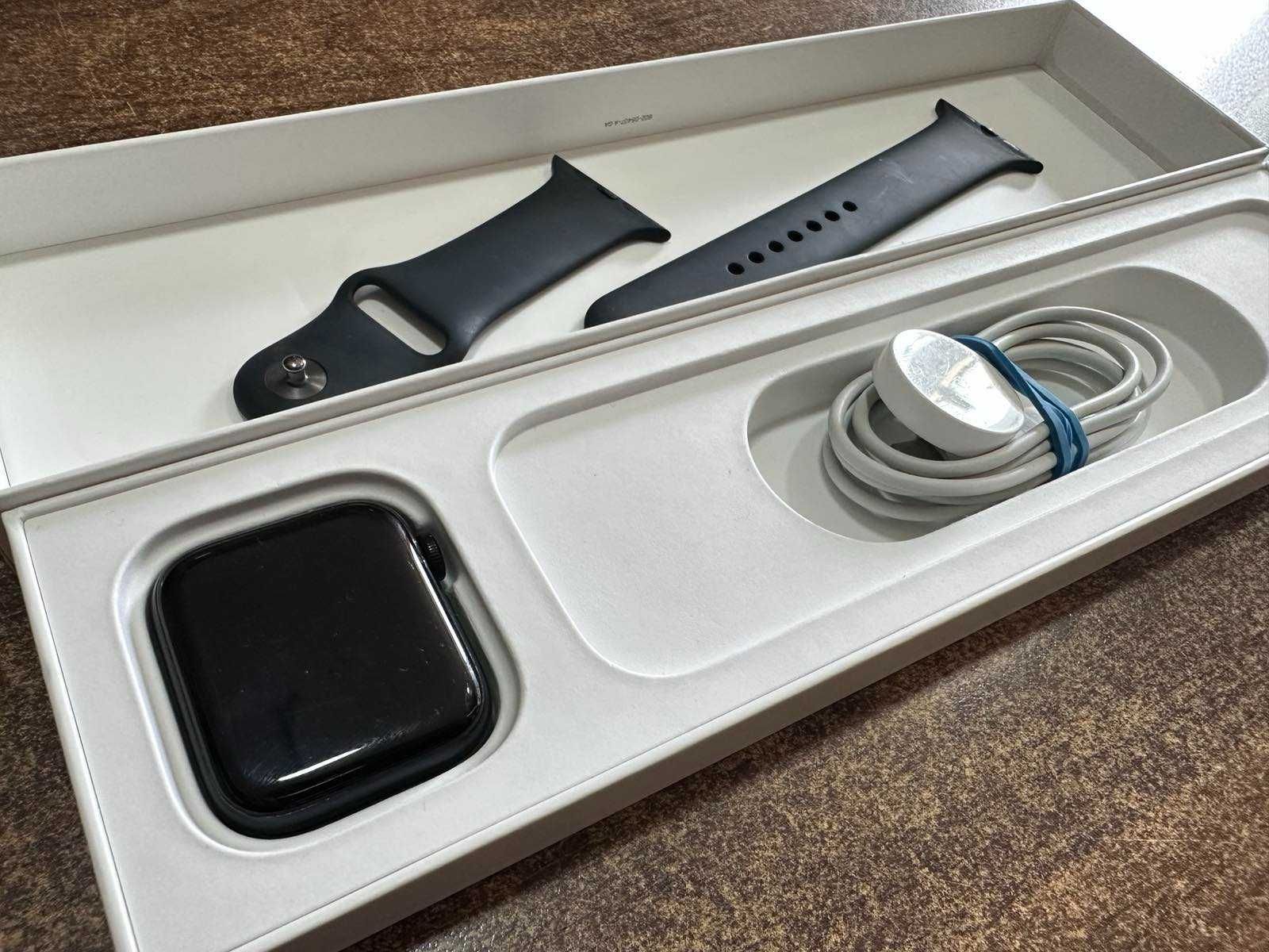 Смарт часовник Apple watch SE 2022 44ММ