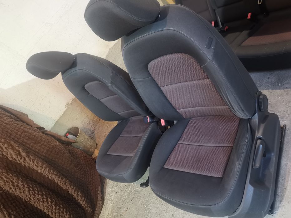 Комплект седалки за audi Q5.