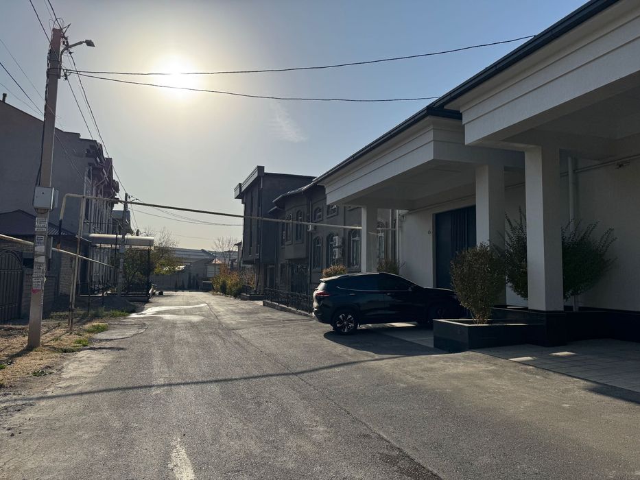 Собственник. Исломобод махалля 2.5 соток 5 комнат + кухня