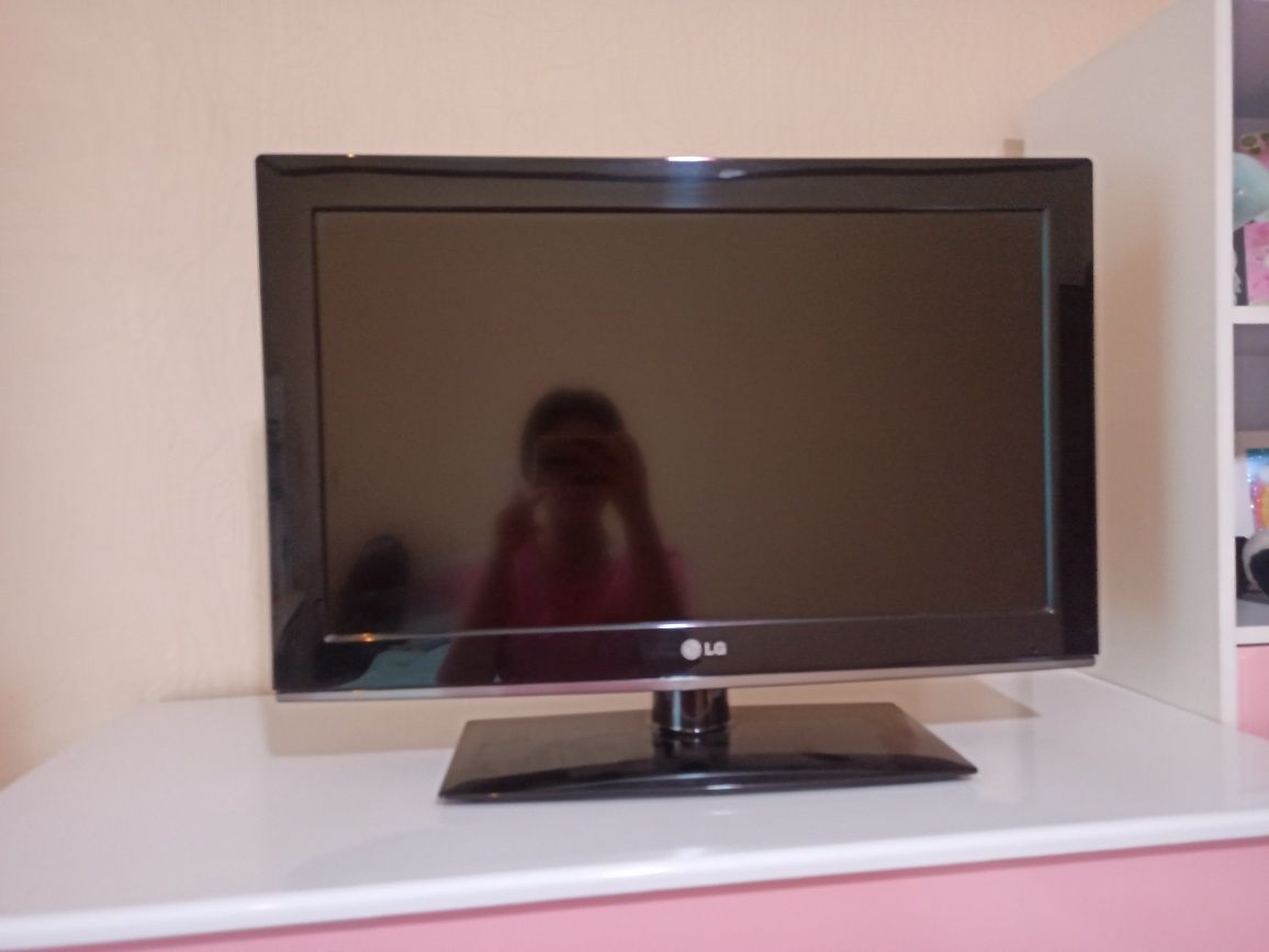 LG televizor 32.