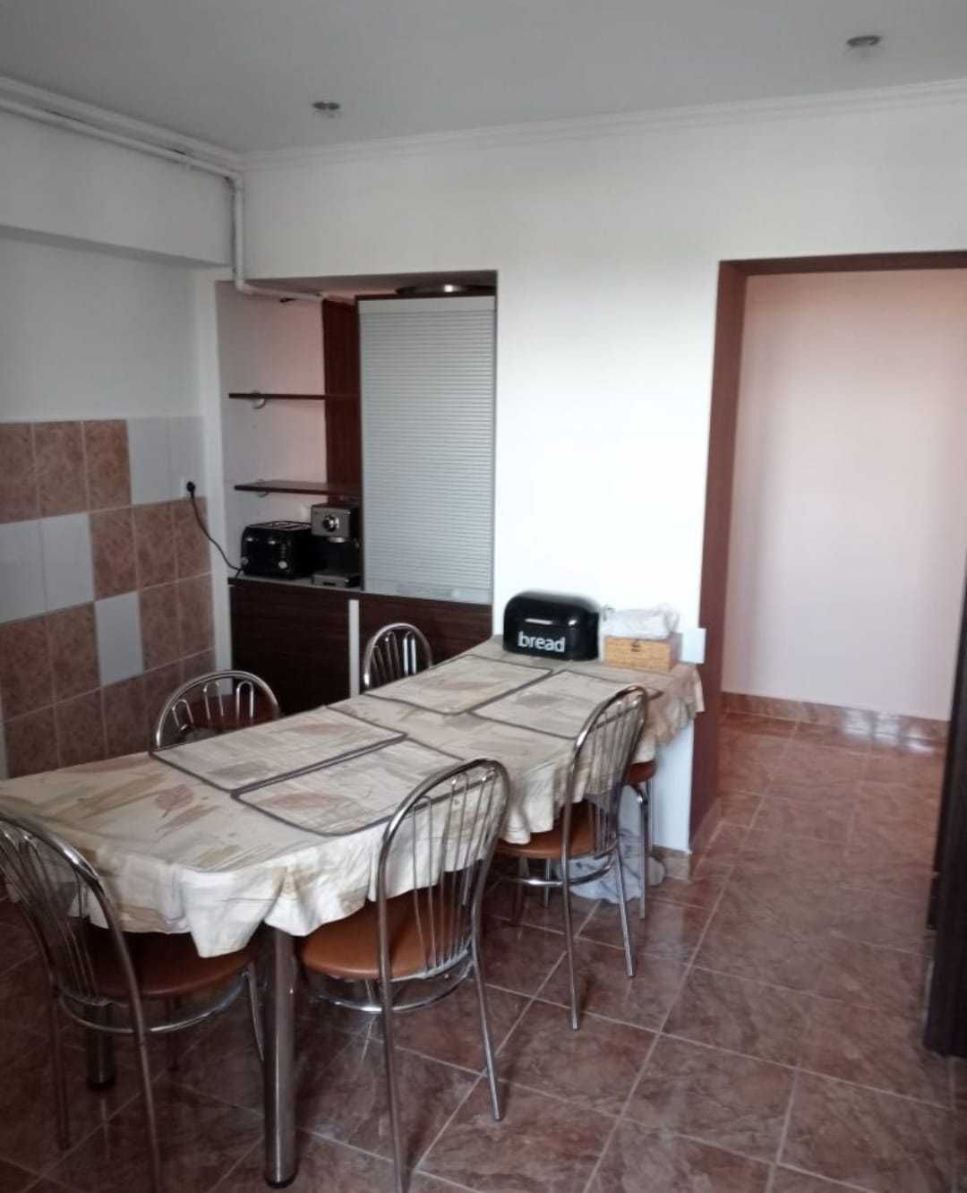 De vanzare apartament 4 camere, decomandat, 90mp, Piata Soarelui.
