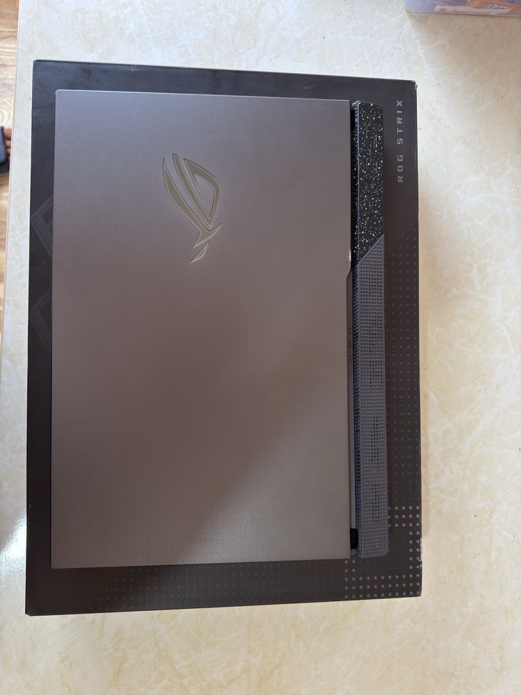 Asus Rog Strix G713