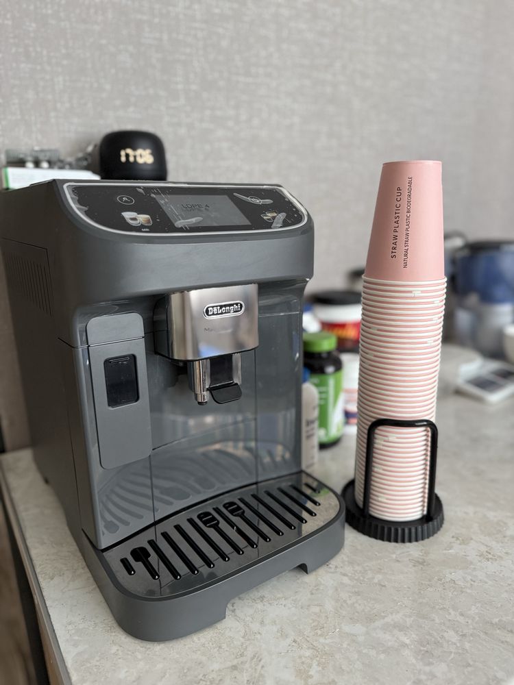 Продам Delonghi Magnifica Plus