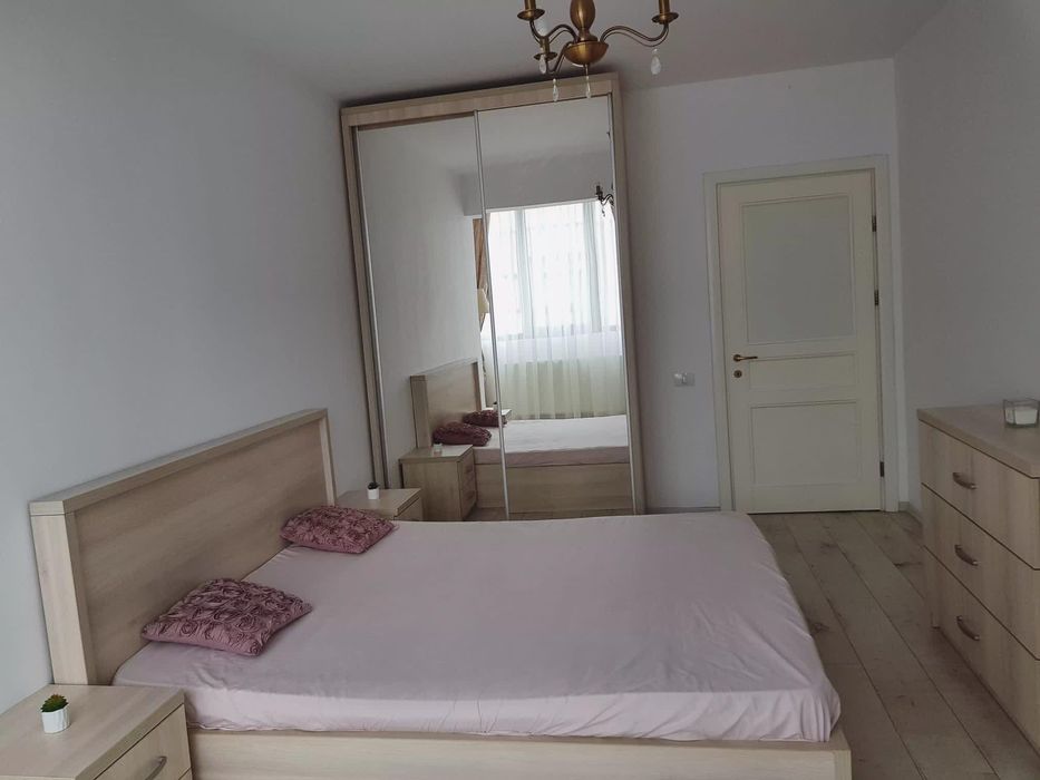 Inchiriez apartament cu 2 camere,parcare si boxa in bloc nou!