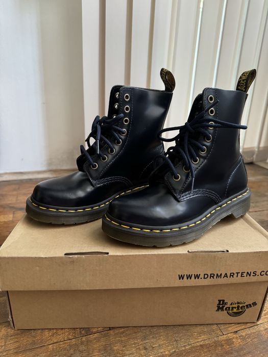 Dr. Martens обувки