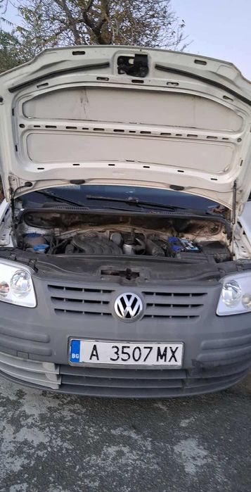Продавам Caddy 2008