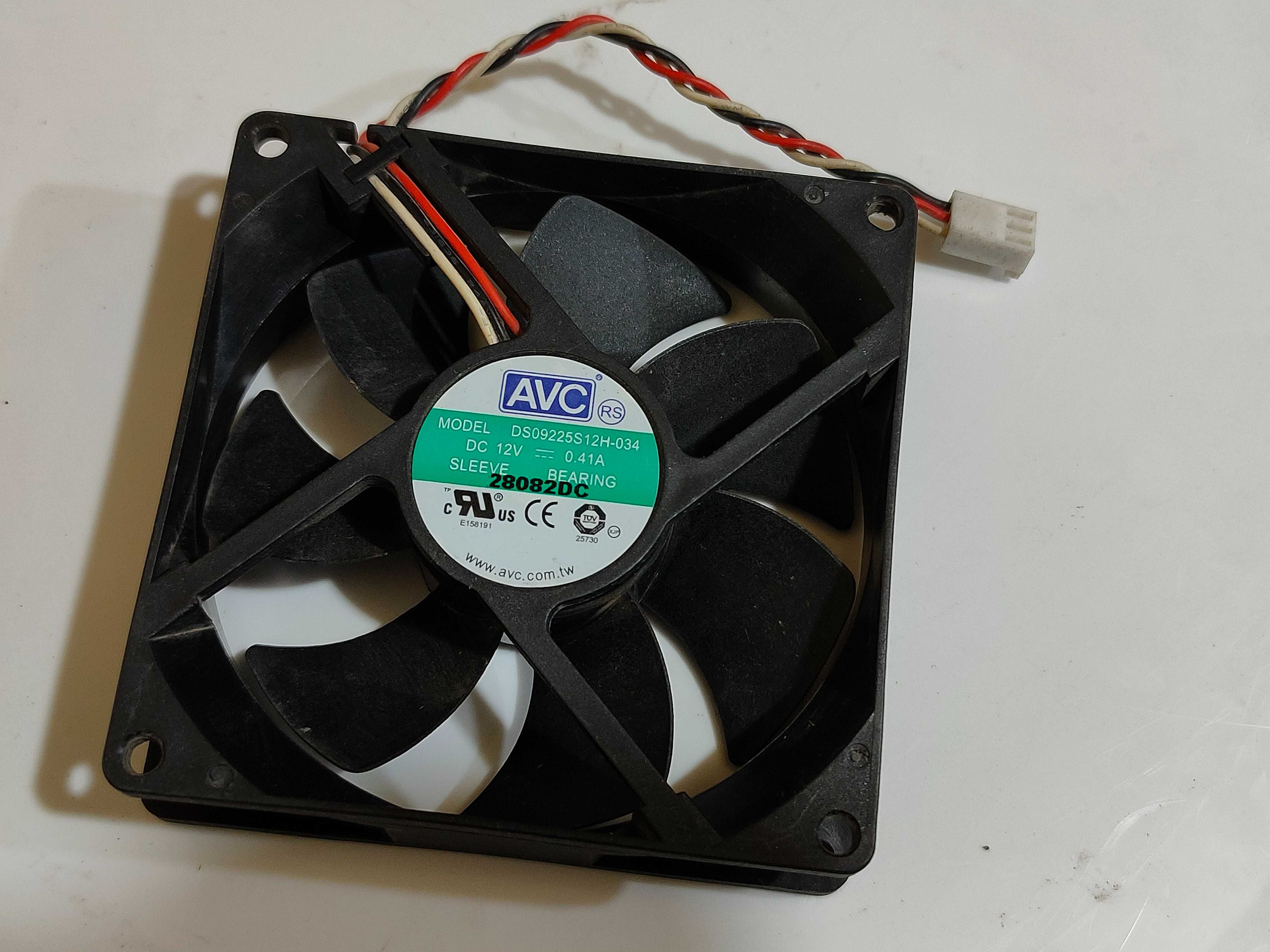 Куллер, вентилятор для компьютера 8 см, 9 см 12-24В, 12 см - 12В