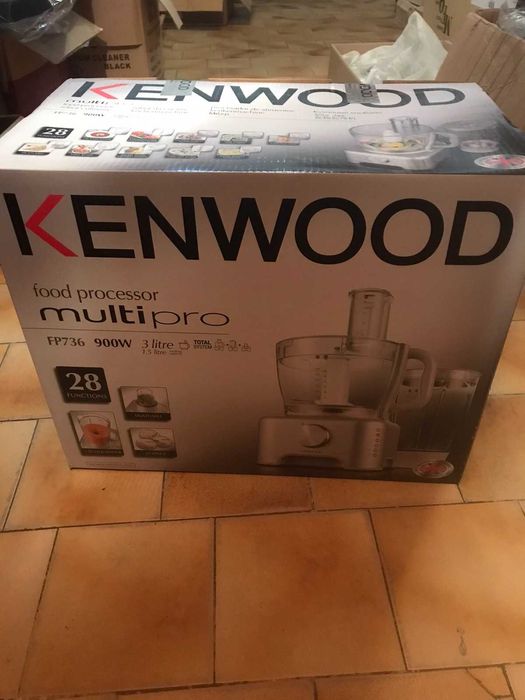 Кухненски робот Kenwood fp736 28 приставки 900W