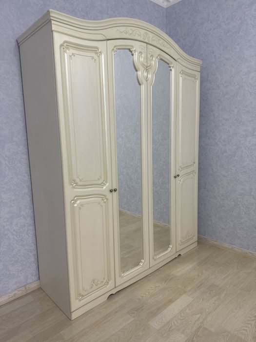 Продам спальный гарнитур