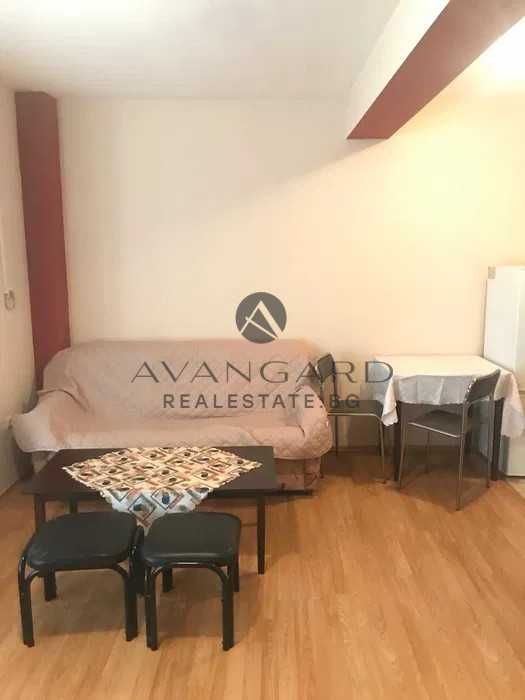 Продава се Едностаен апартамент в Пловдив, Кючук Париж - 76 кв.м за 927 €/кв.м - Снимка #1