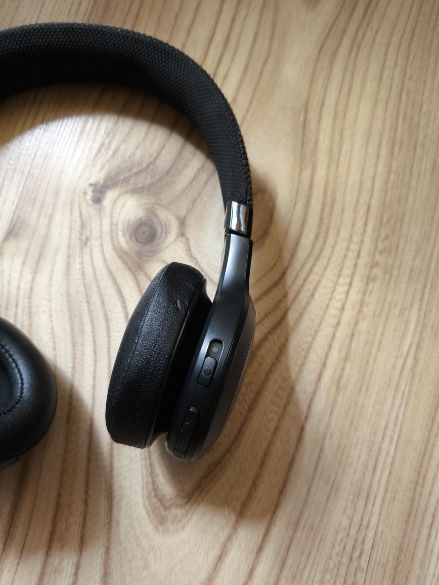 Блутут слушалка JBL Live 400 BT