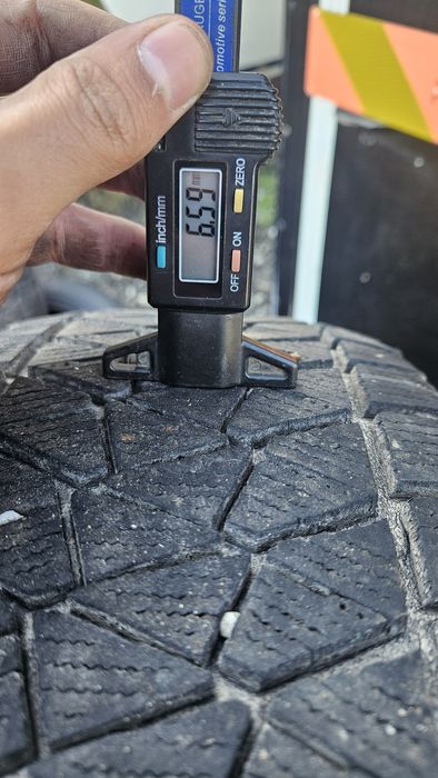 4бр гуми 215 70 16 бриджстоун