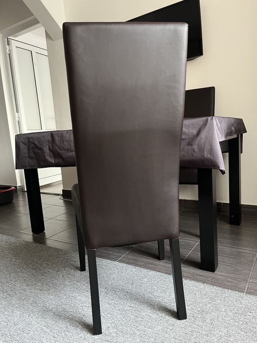 Masa de 6 pers, extensibila de 8