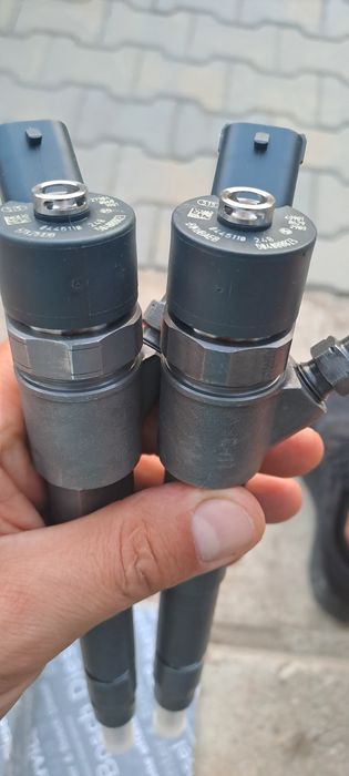 Injectoare iveco daily 3.0 euro 4.cod: 504088823