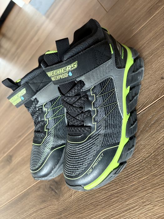 Skechers водонепромокаеми 33 ти номер